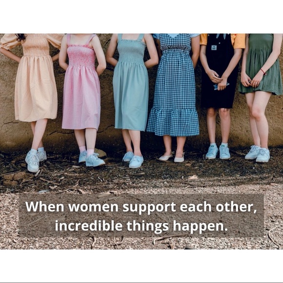 Tops (women’s) - Picture 6 of 7